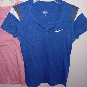 Women's Nike athletic Logo fitted SS shirt top size XS